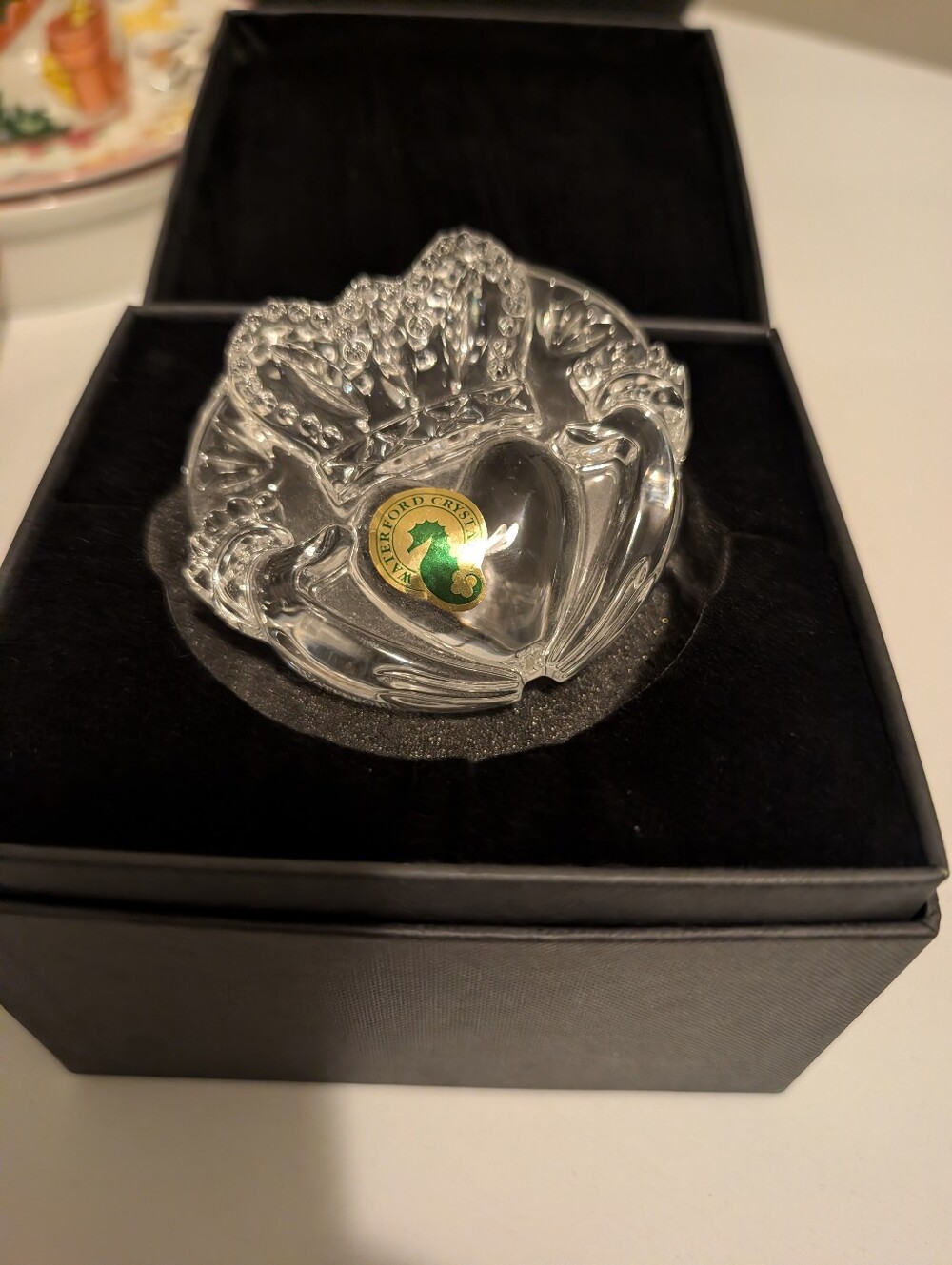 Waterford Crystal Claddagh Crystal Paperweight Brand New In Box - Picture 10 of 10
